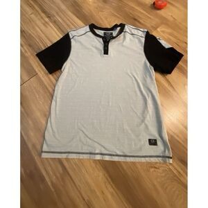 Distortion Clothing T-Shirt Mens Large Gray Henley , Single Pocket Short Sleeve